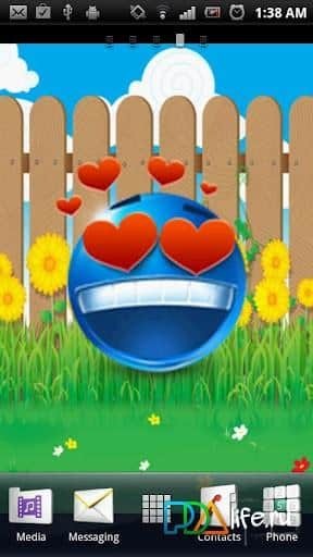 Crazy Smiley Live Wallpaper